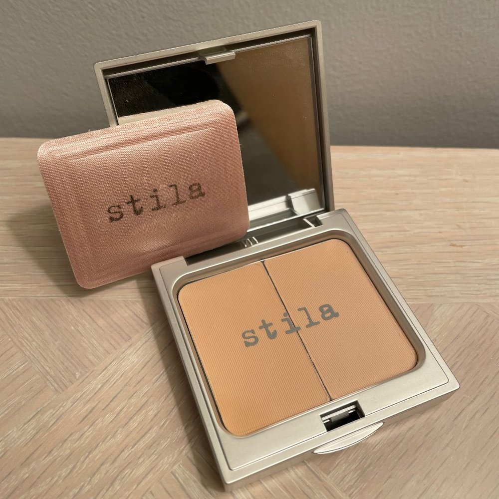 Stila illuminating pressed powder compact MEDIUM WATT .25oz 7g